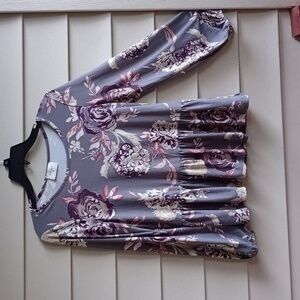 Everly Floral Blouse in‎ Gray and Purple